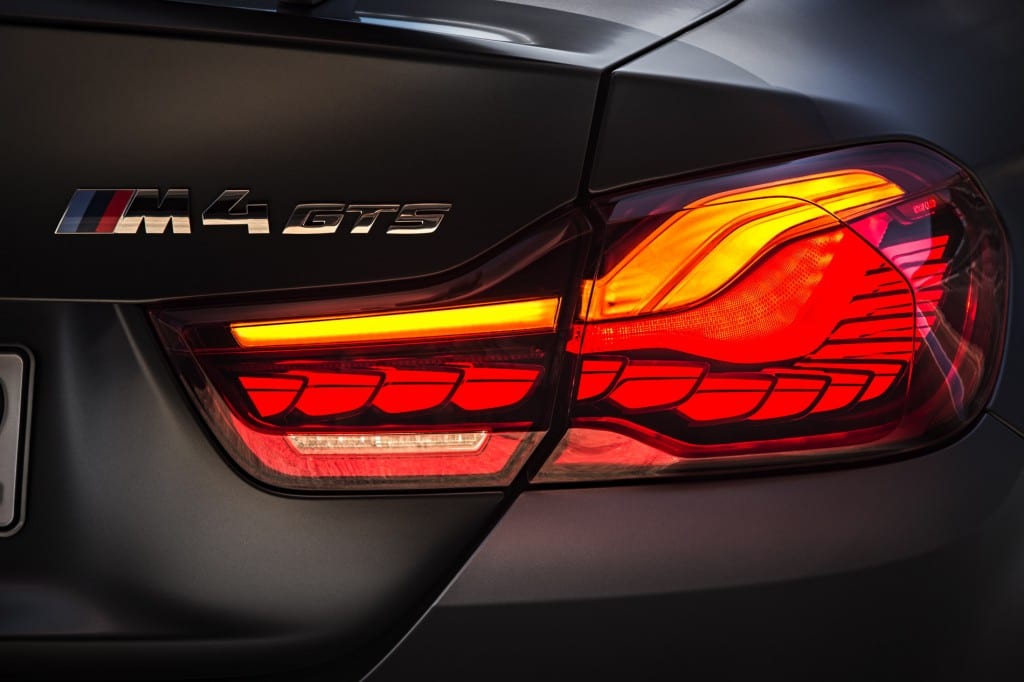 BMW M4 GTSに採用されているテールランプ有機LED（OLED)の国内予定価格が判明＾＾；