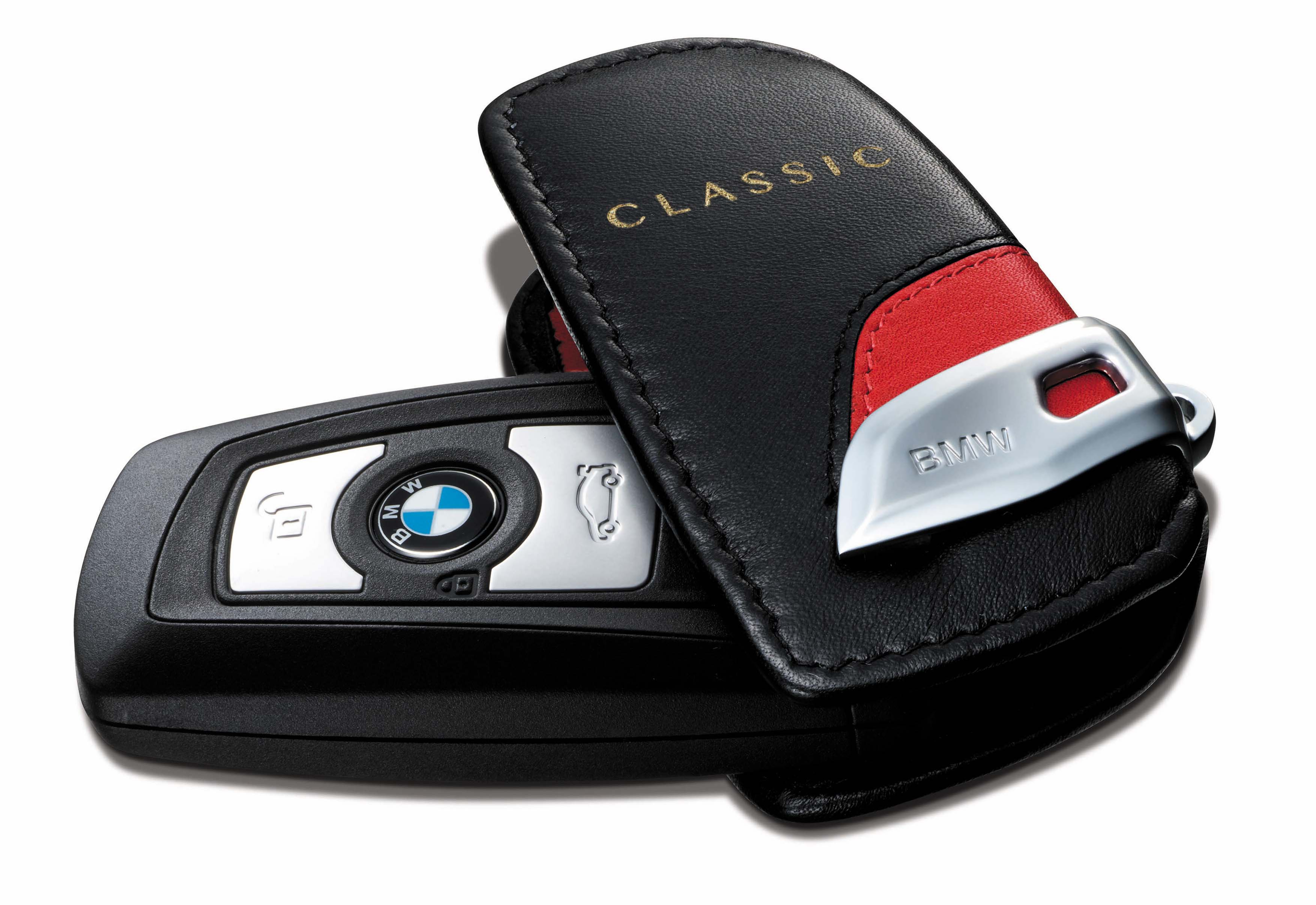 BMW 3シリーズの限定車「BMW 318i Classic」を発表！限定車「BMW X1 sDrive18iファッショニスタ」と同様ターゲットはおしゃれな街乗り層？
