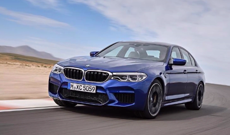 BMW新型M5(F90)今夜発表前にまたもやリーク画像が出回る＾＾；