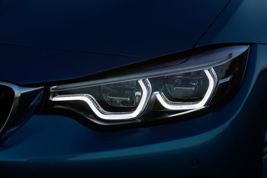 BMWも全モデルにデイタイム・ランニング・ライト(DRL)を標準装備すると発表！