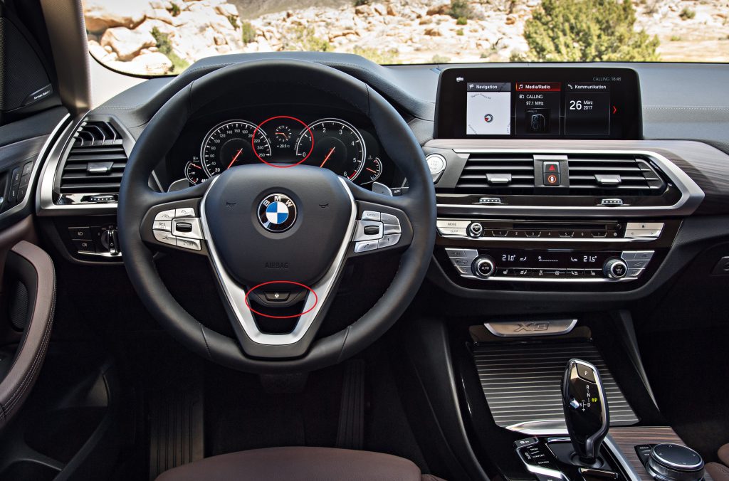 新型BMW X3発売開始！マルチディスプレイメーターやステアリングの写真で気になった部分が・・・