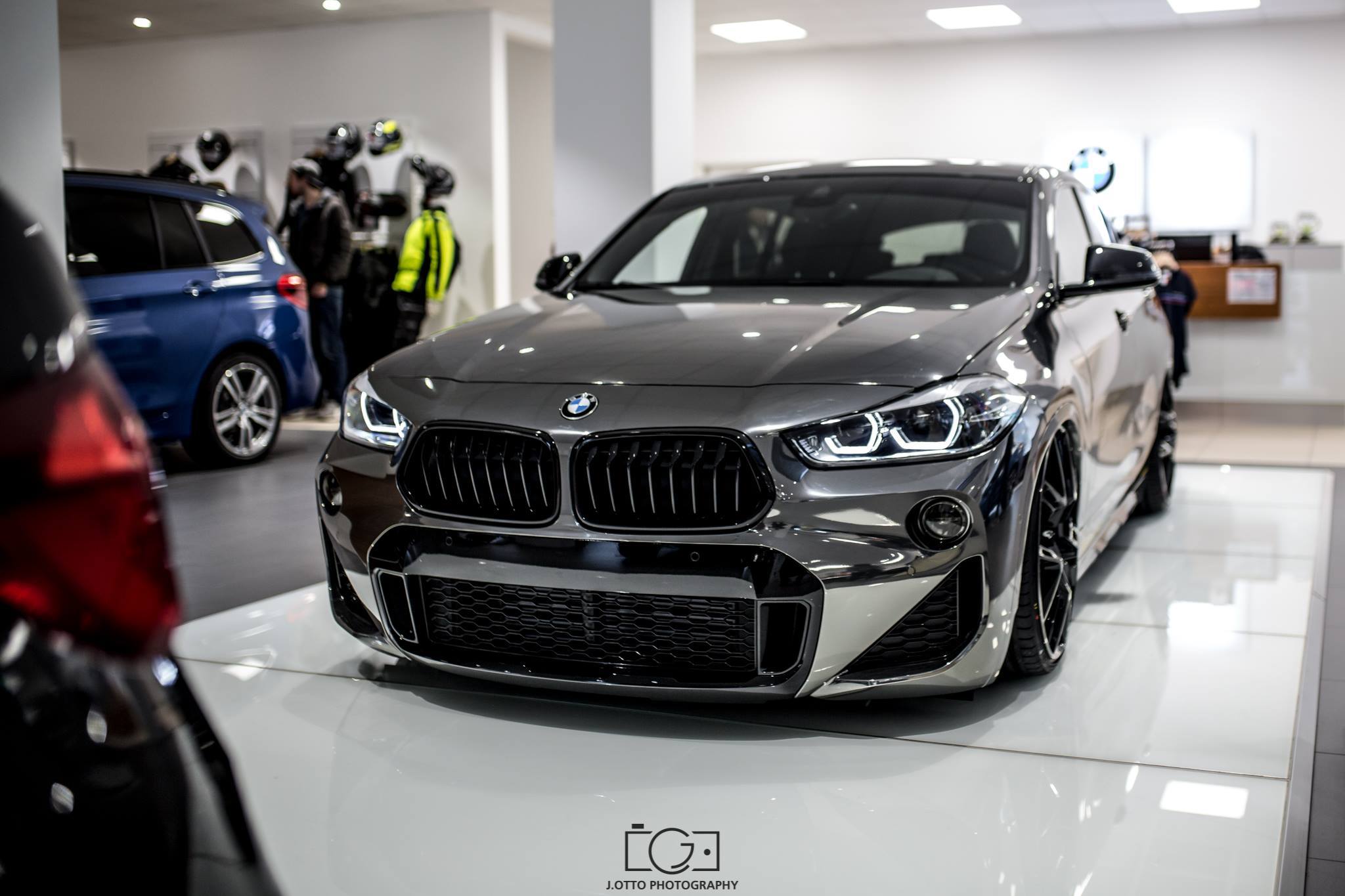新型BMW X2のクロームメッキフィルム仕様車＾＾