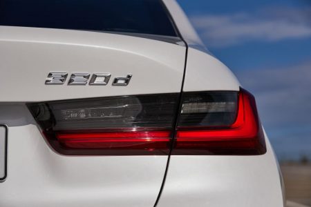 新型BMW3シリーズ(G30)待望のディーゼルモデル320dや直列６気筒M340iが追加されて発売開始！やはりディーゼルモデルはxDriveのみ＾＾；