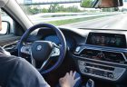 BMWが国内モデル初の手放し運転機能「ハンズ・オフ機能付き渋滞運転支援システム」を夏に導入予定！どんな機能？対応車種や現行車種にも後付けできるの？