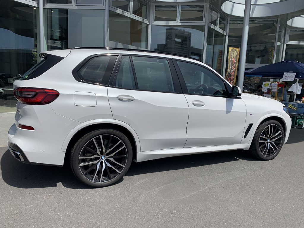 BMW X5 G05 2019年式以降 Mスポーツ カーボン製 リアディフューザー 1