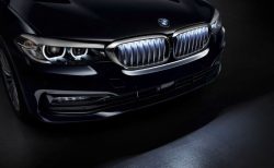 BMW新型X6に続いてBMW５シリーズ(G30,G31)にも光る照明付きキドニーグリルがオプション設定！？