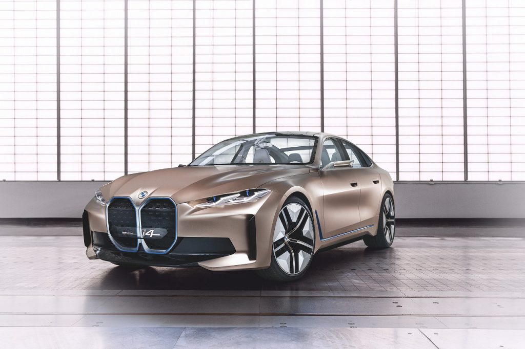 EVグランクーペ「BMW Concept i4」発表！１回の充電で最大600kmまで走行可能！！