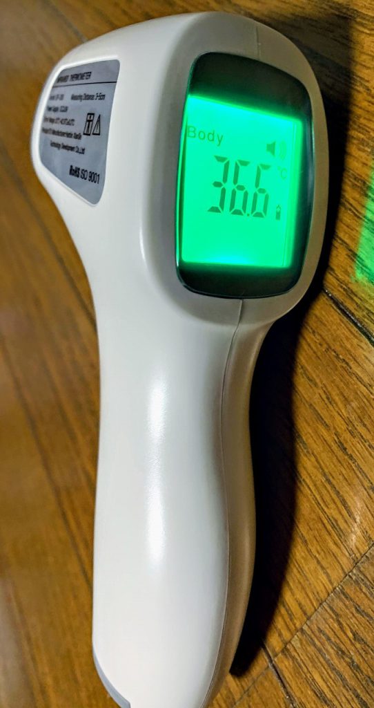 毎日の体温計測用におでこに１秒で検温できる非接触式電子温度計を買ってみたので使用レビュー♪