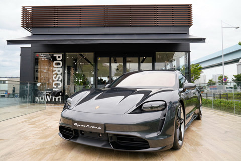ポルシェの世界を体感できる「Porsche NOW Tokyo」が期間限定で東京・有明にオープン！「タイカン」展示車や試乗車など。来場・試乗オンライン受付も