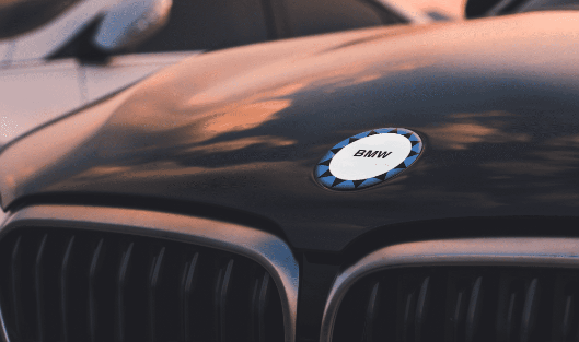 BMWロゴエンブレムを正確に書けますか？100人にテストしてみた結果が興味深い＾＾
