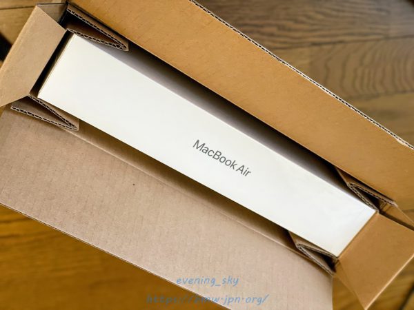 M1搭載新型MacBook Air(メモリ16G,SSD1TB)が届きました\(^o^)／開封レポート！ファンレス最高！ - Evening