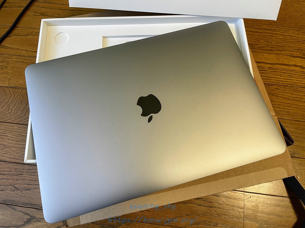 M1搭載新型MacBook Air(メモリ16G,SSD1TB)が届きました＼(^o^)／開封 