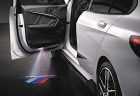 BMWのドアの開閉角度について。５シリーズは３段階ですが、７シリーズは特別で強風や開きすぎ防止に考慮されています。