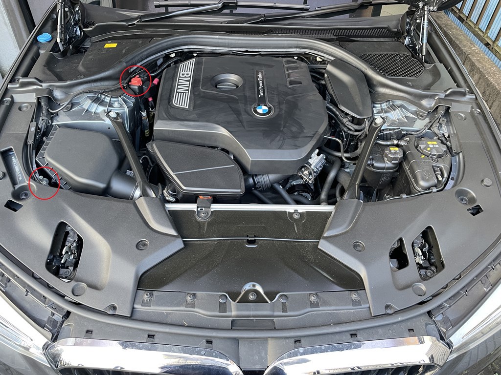 BMW車のバッテリー充電はバッテリー直か、ボンネット下のエンジンルームからのどちらが良いのか悩ましい(^_^;)