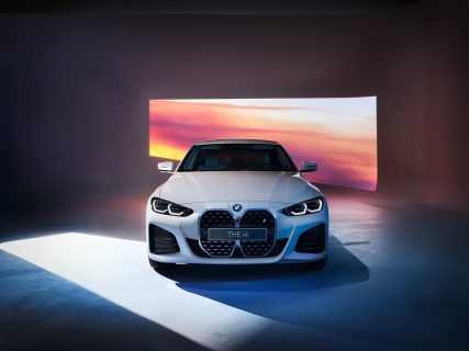 カッコいい！BMW電動グラン クーペ「i4」のMスポーツモデルを初公開！【上海モーターショー2021】新型４シリーズグランクーペもほぼこんな感じになりそうかな(^^)