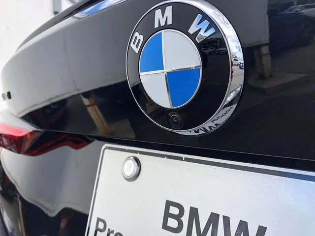 最近のBMW新型車のリアエンブレムがカメラと一体の内蔵型になったのですがエンブレム交換はどうなるのか気になる(^_^;) – Evening Sky  Engine【BMW アルピナ TOYOTA GR86 ブログ】