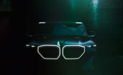 BMW Mが最上級SUV「BMW Concept XM」のティザー画像を初公開もキドニーグリルがでかすぎ・・・