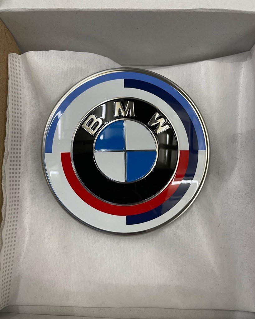 早いもの勝ち！【残り１個】BMW M社50周年 エンブレムがElbe BMWオンラインストアで販売中！ – Evening Sky Engine【BMW  アルピナ TOYOTA GR86 ブログ】