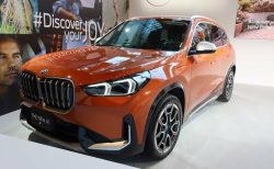 BMW新型X1(U11)が日本でも発売開始！EVモデルのiX1も。価格、標準装備、ディーゼルは？