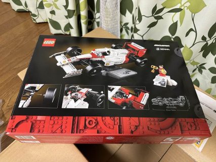 「マクラーレンMP4/4&アイルトン・セナ」のレゴが届きました＼(^o^)／